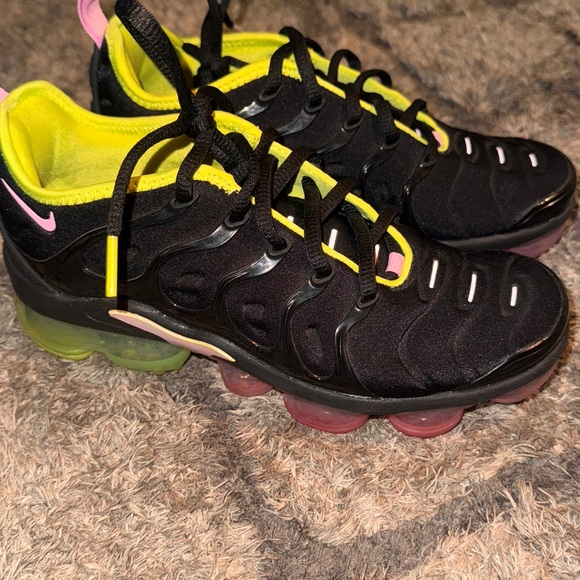 Vapor Max Plus. Pink and Green - Picture 3 of 5